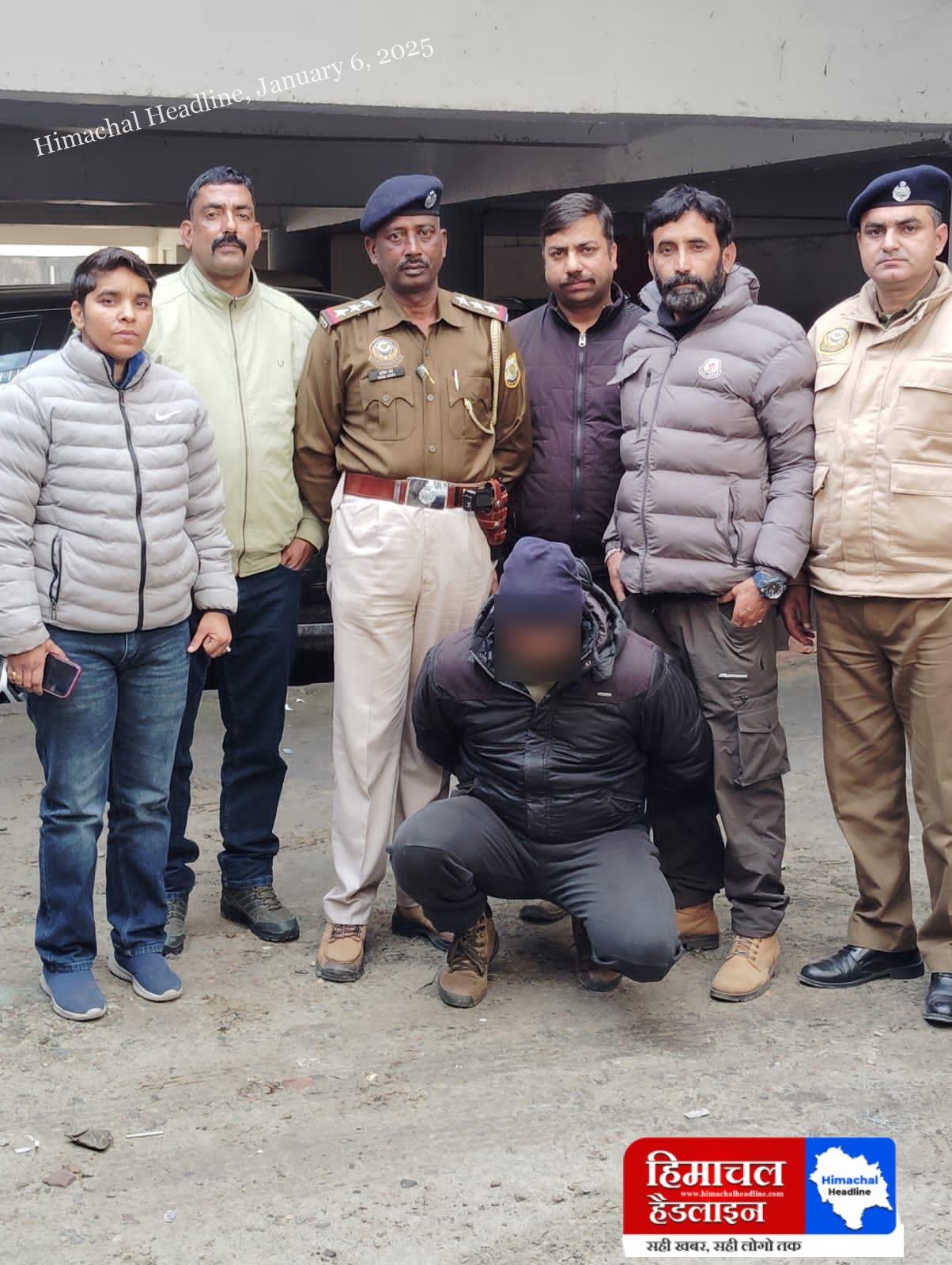 A joint team of PO Cell of District Police Hamirpur and Police Station Bhoranji, under the supervision, guidance and direction of Superintendent of Police District Hamirpur Bhagat Singh Thakur, IPS, succeeded in arresting the notorious proclaimed offender Mandeep Singh son of Vishambar Das, village Ghumarvi, Post Office Lagmanvi, Tehsil Bhoranji, District Hamirpur (HP) from Zirakpur, Punjab, by taking action based on confidential sources, human, intelligence and technical surveillance.
