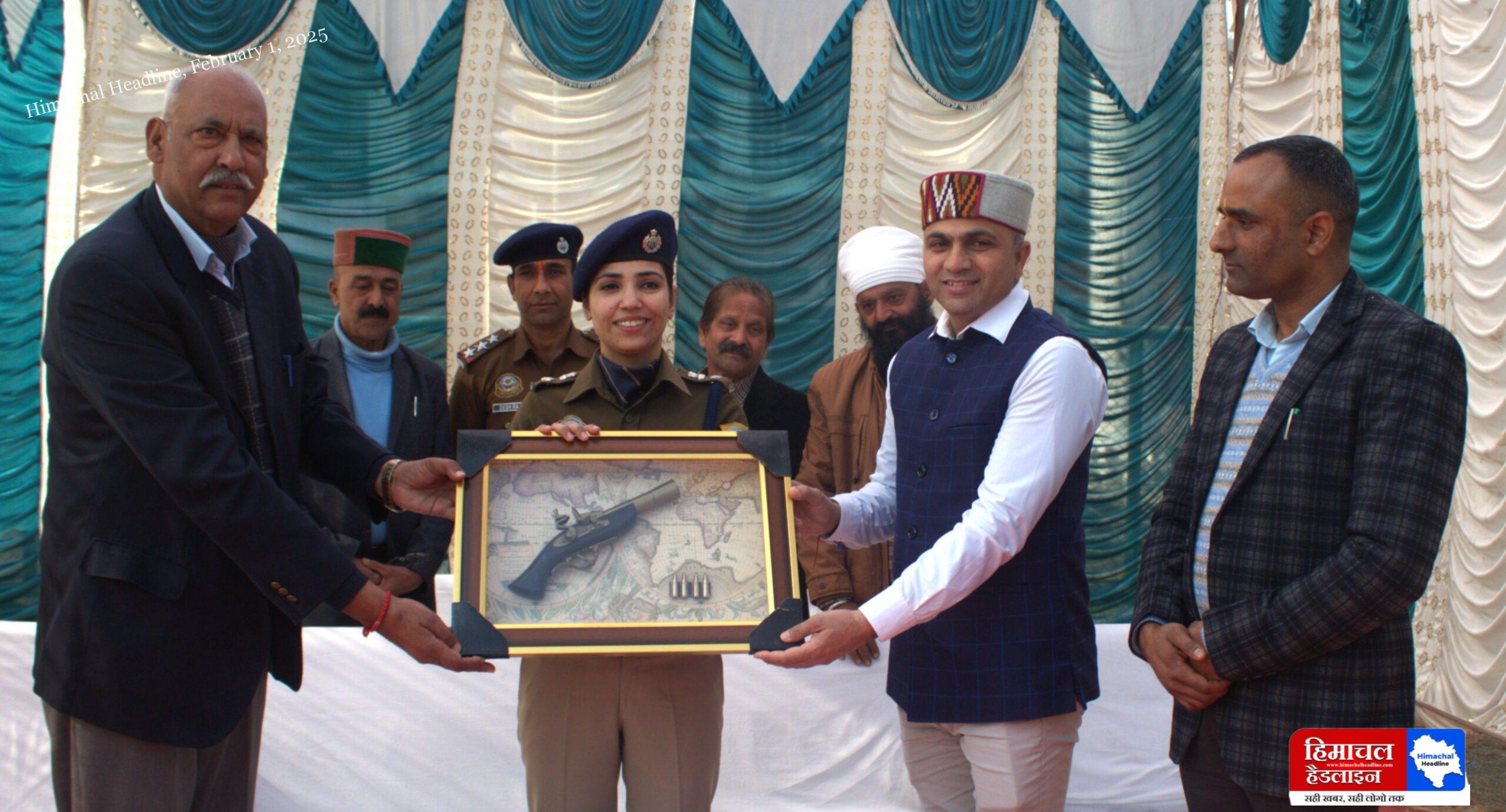 Choti Kashi Shivratri Premier League Cricket Competition started Inaugurated by Superintendent of Police Mandi Sakshi Verma 32 teams are participating in the competition, matches will be on knockout basis