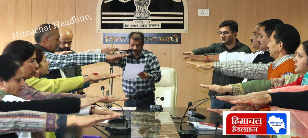 Paid tribute to Sardar Patel and Indira Gandhi